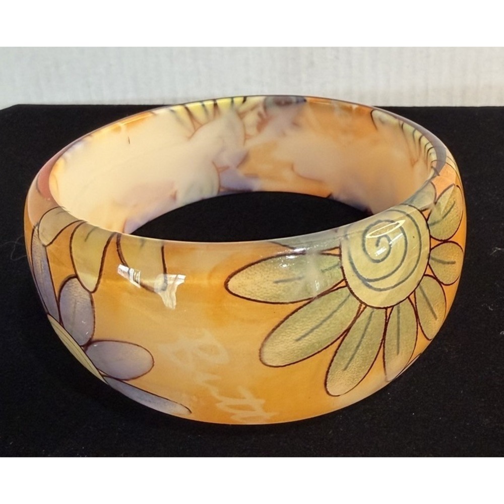 Vintage MCM Signed "Bitti" Reversed Carved Lucite Chunky Flower Bangle 10"
